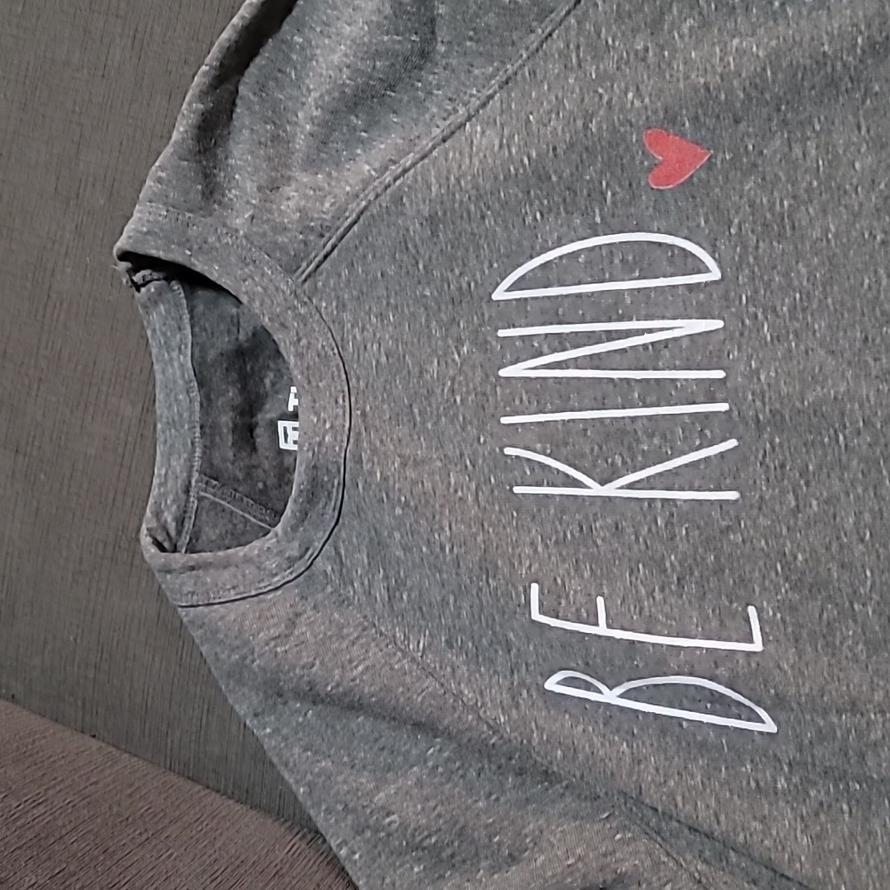 Be Kind Sweatshirt - Picture 2 of 3